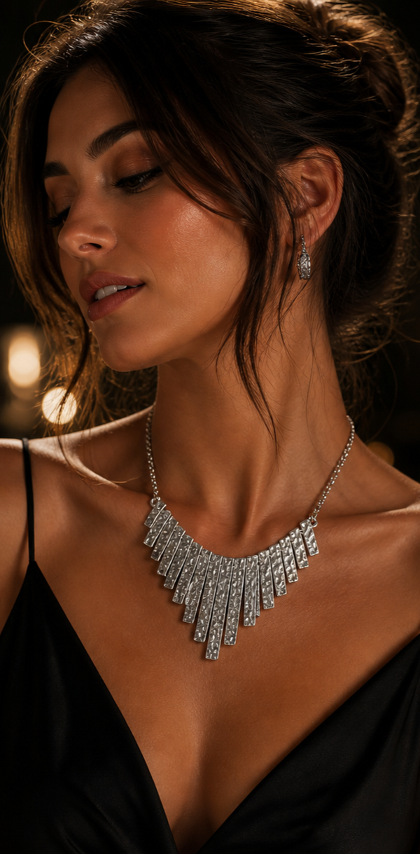 Statement Ketting Metaal Zilverkleurig – Geometrisch Geslepen Hangers