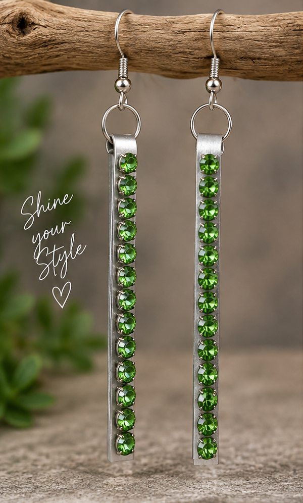 Oorbellen Green – Aluminium met Groene Strass Steentjes