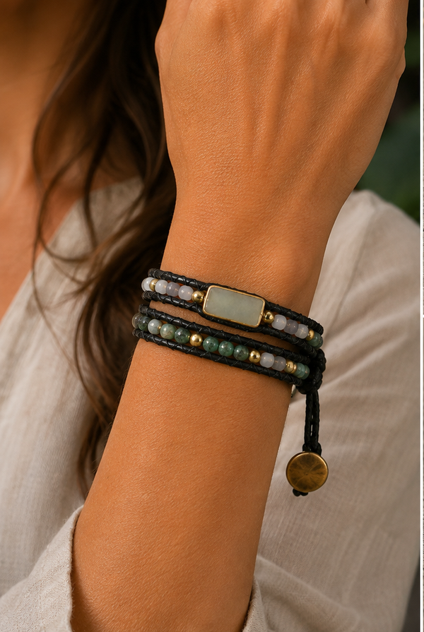 3-Laags Wikkelarmband – Groen & Grijs Natuursteen met Gouden Details
