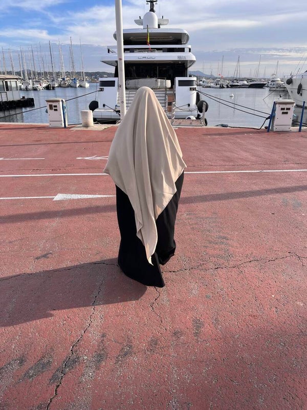 Khimar Mina