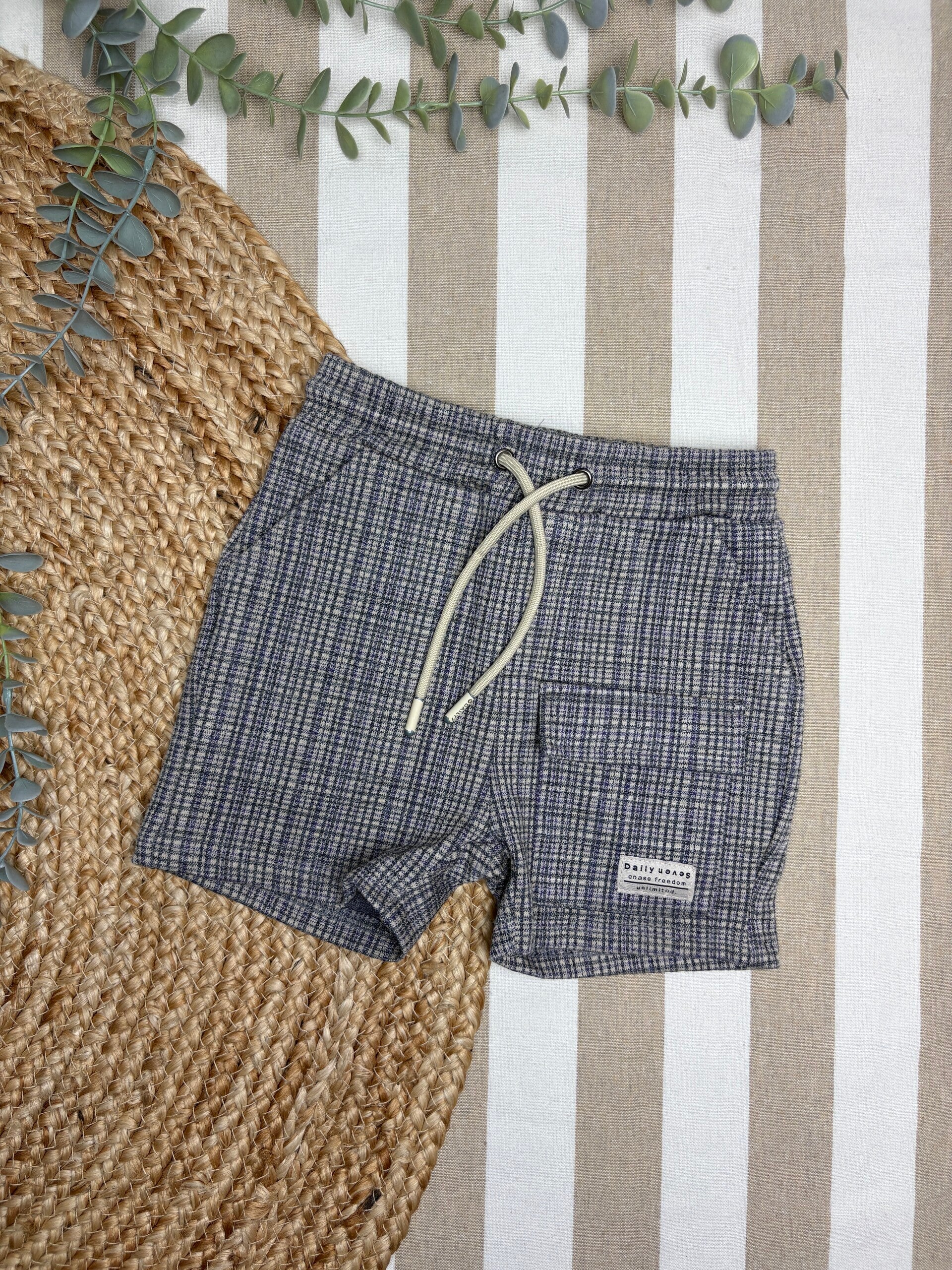 Daily7 * Geruite short * 024.339