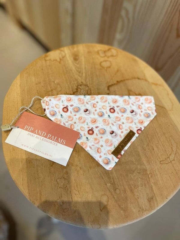 Pip and Palms hondensjaaltje met koffiekopjes maat XS