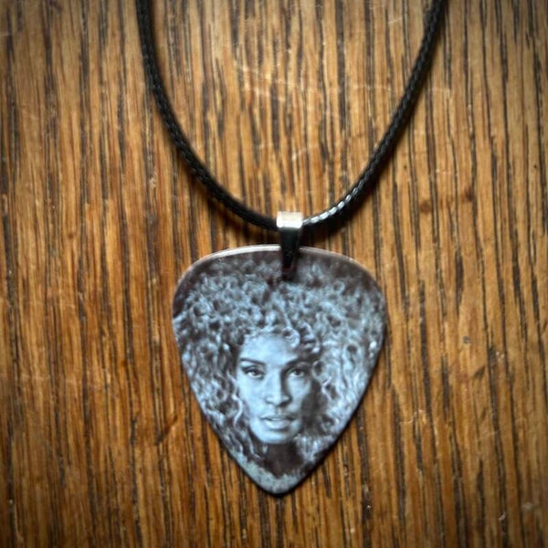 pendant + waxed 45 cm cord “sweet thing”