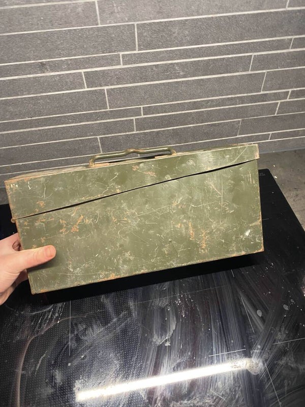 german/yugoslavian ammuniton box repainted(SOLD)