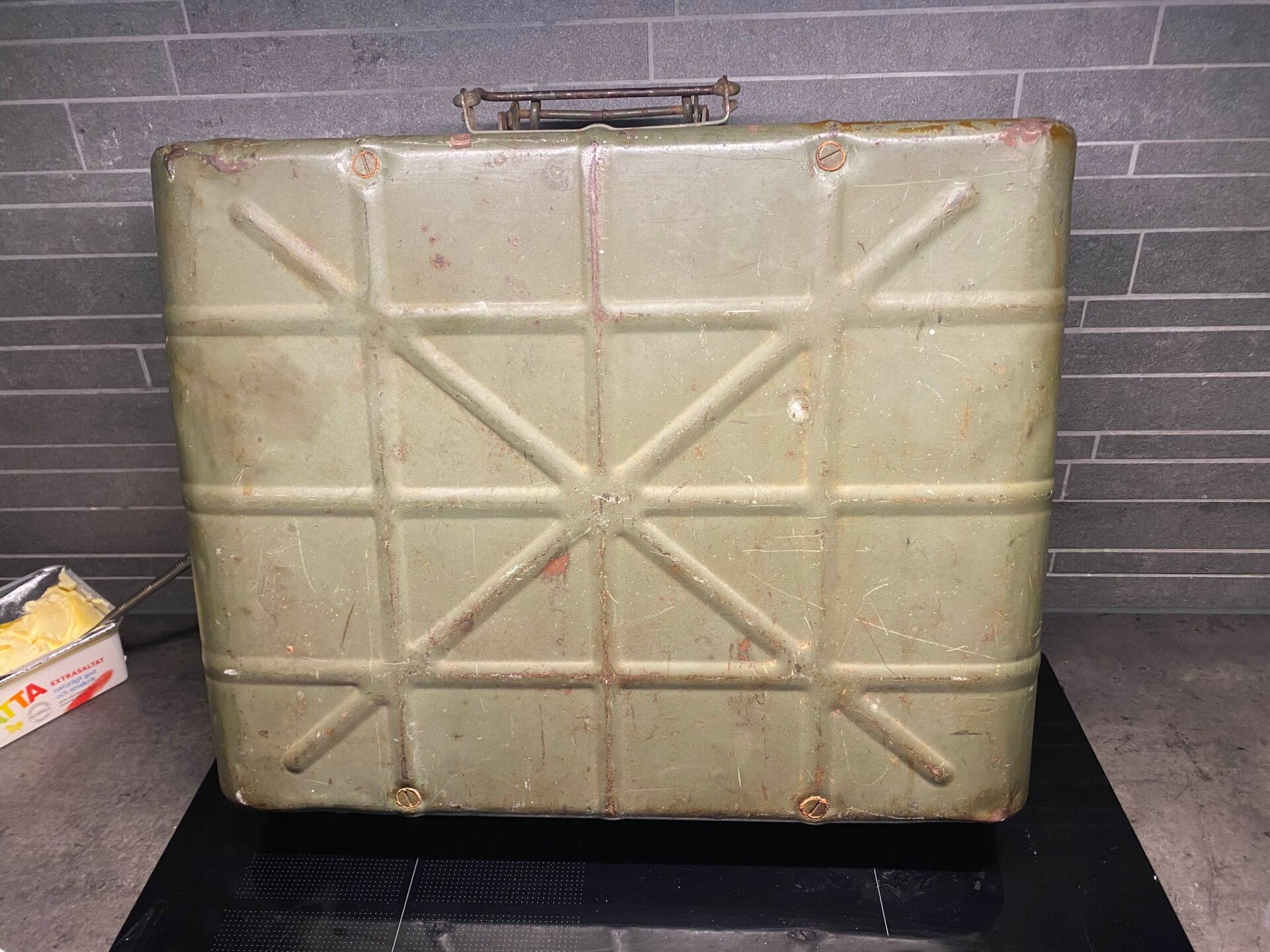 M24 Stielhandgranate case along with the original relic interior.