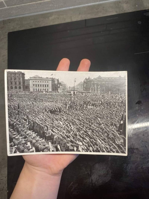 "Cigarett" photo from a parade in Berlin 1933