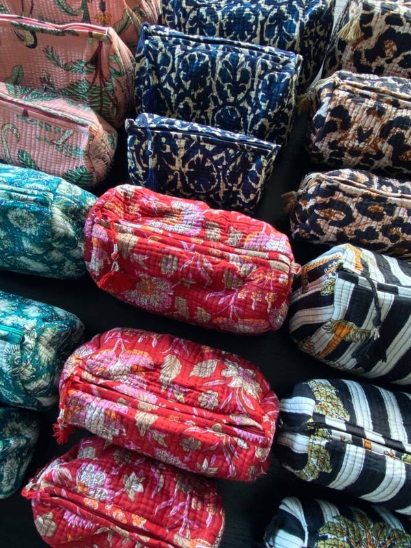 Toilettas L 6 colours (25cm x 15 cm x 13 cm)