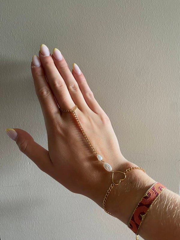 Hand chain heart pearls GOLD