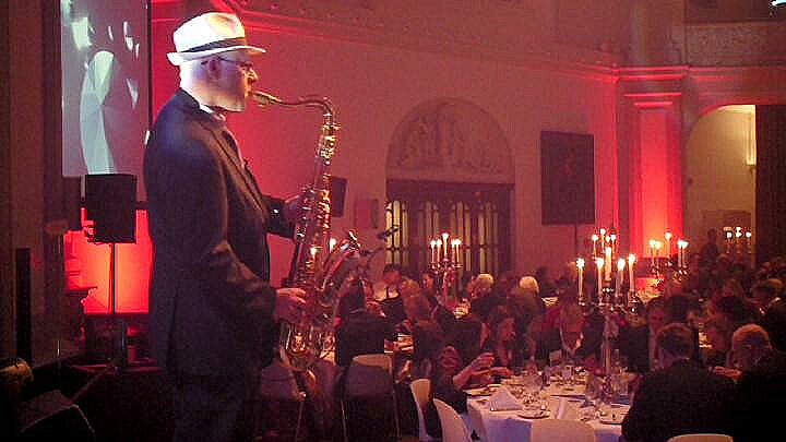 Saxofonist live muziek voor diner  receptie verjaardag bruiloft gastenontvangst etc receptie muziek