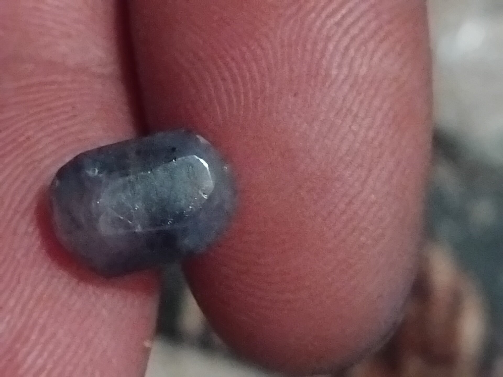 saphir bleu 4 carats
