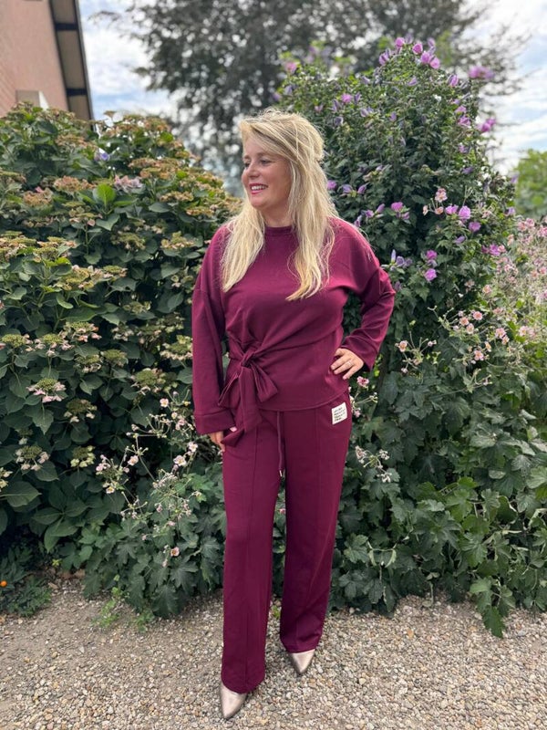 Huispak met strik bordeaux rood
