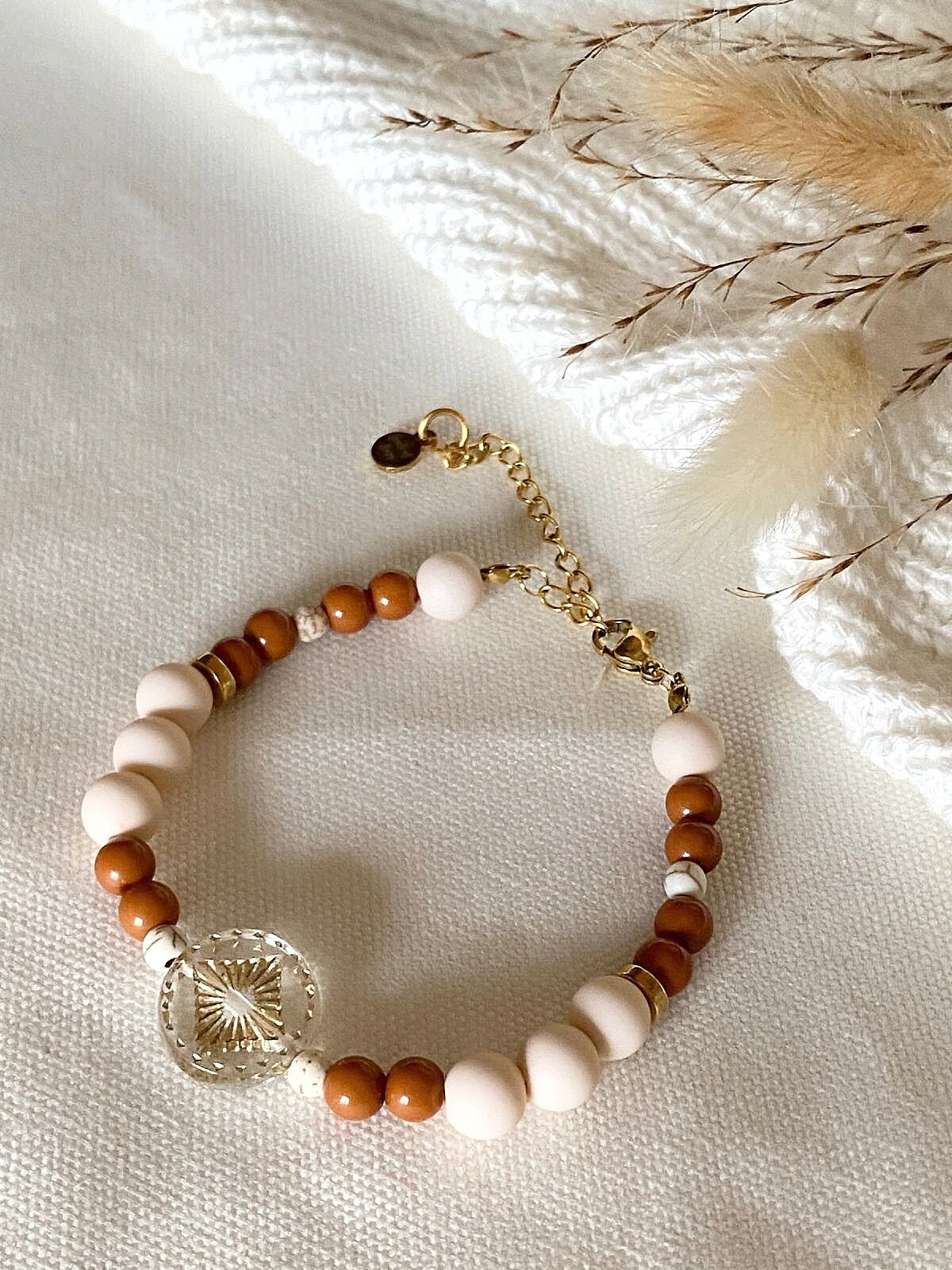 Kralenarmband beige & Gold