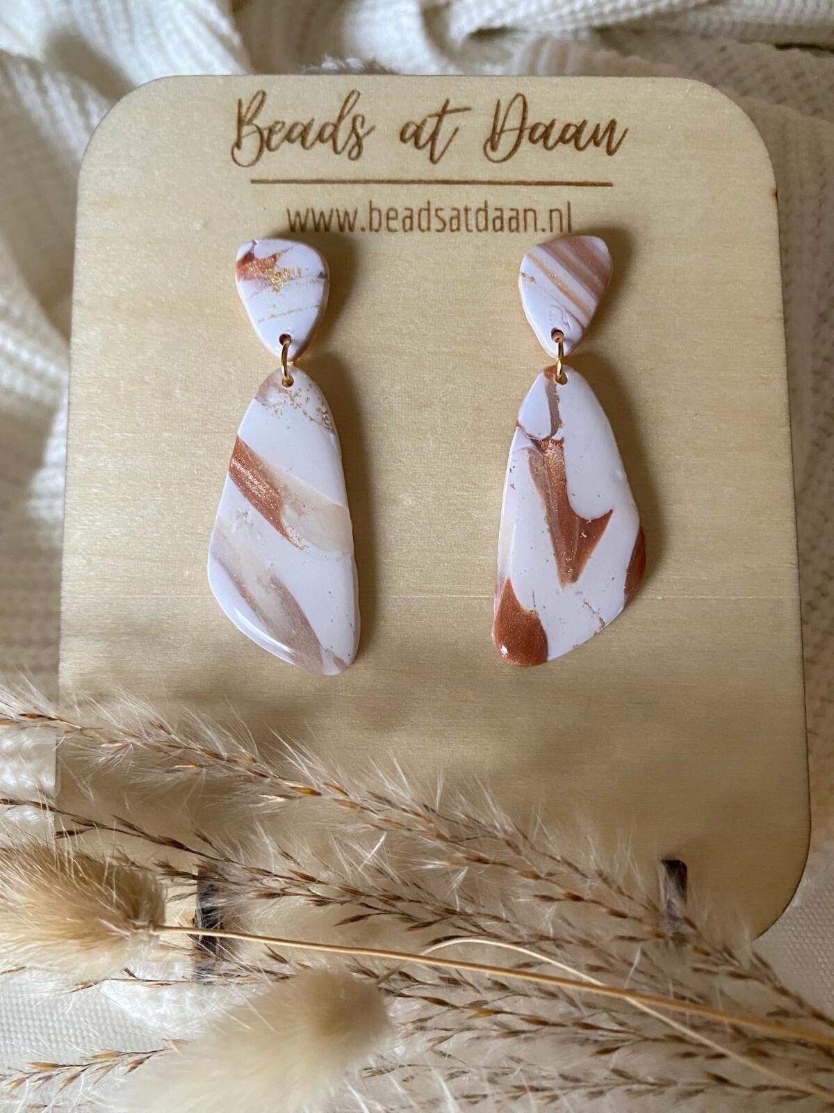 Oorbellen white/brown