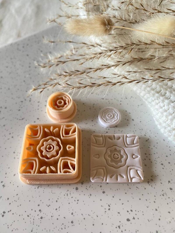 Cutter Flower Tile Set