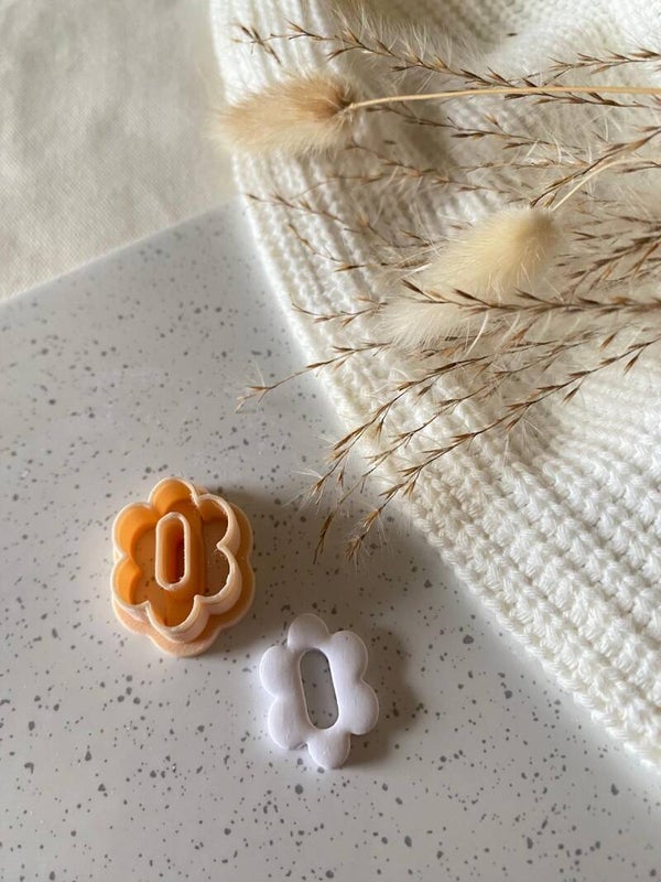 Cutter Daisy cut out