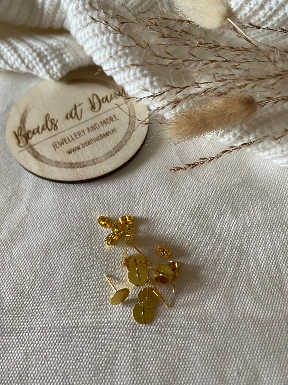 Oorbelstekers 3mm 10 paar goud