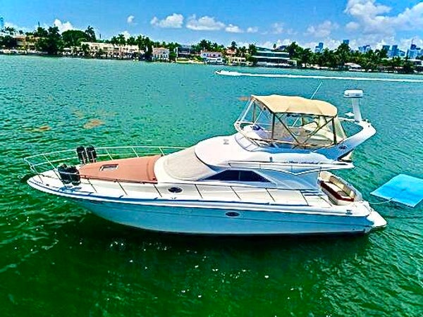 48' Searay Flybridge