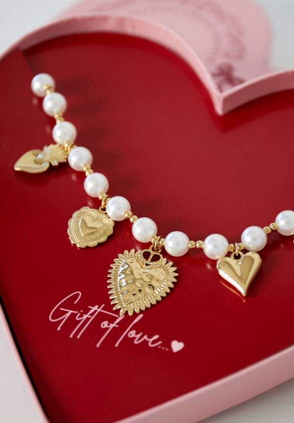 Gift of love: Pearls & Hearts