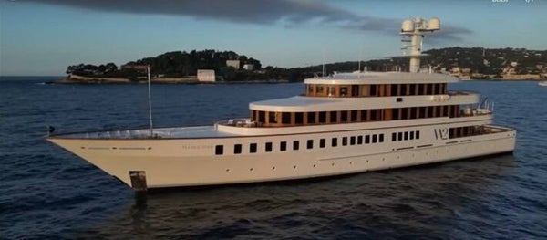 Feadship * 65m * 2002 * € 45M