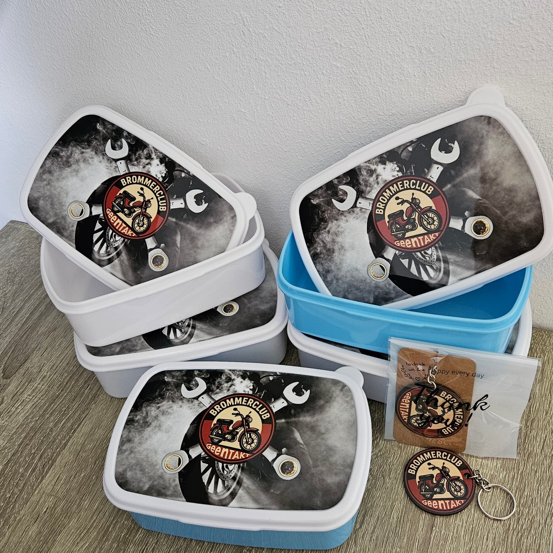 Broodtrommel roze, wit of blauw