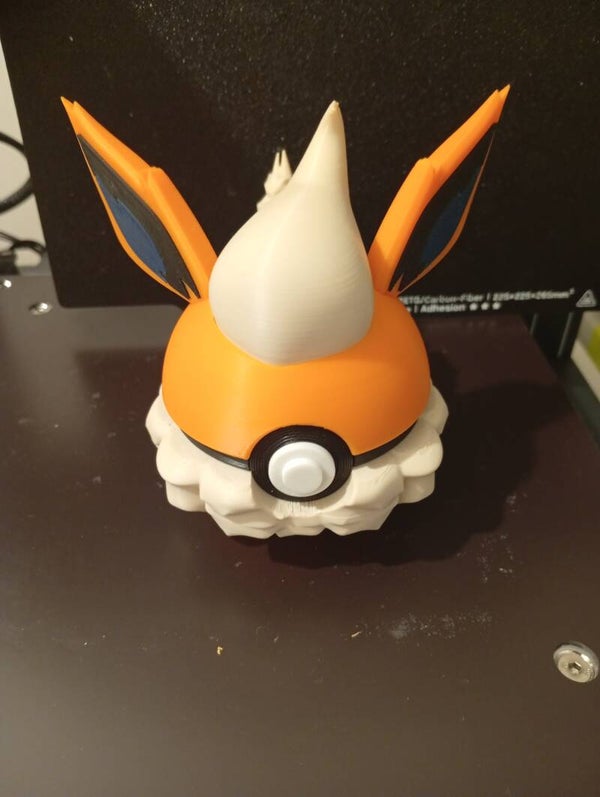 Pokeball pyroli