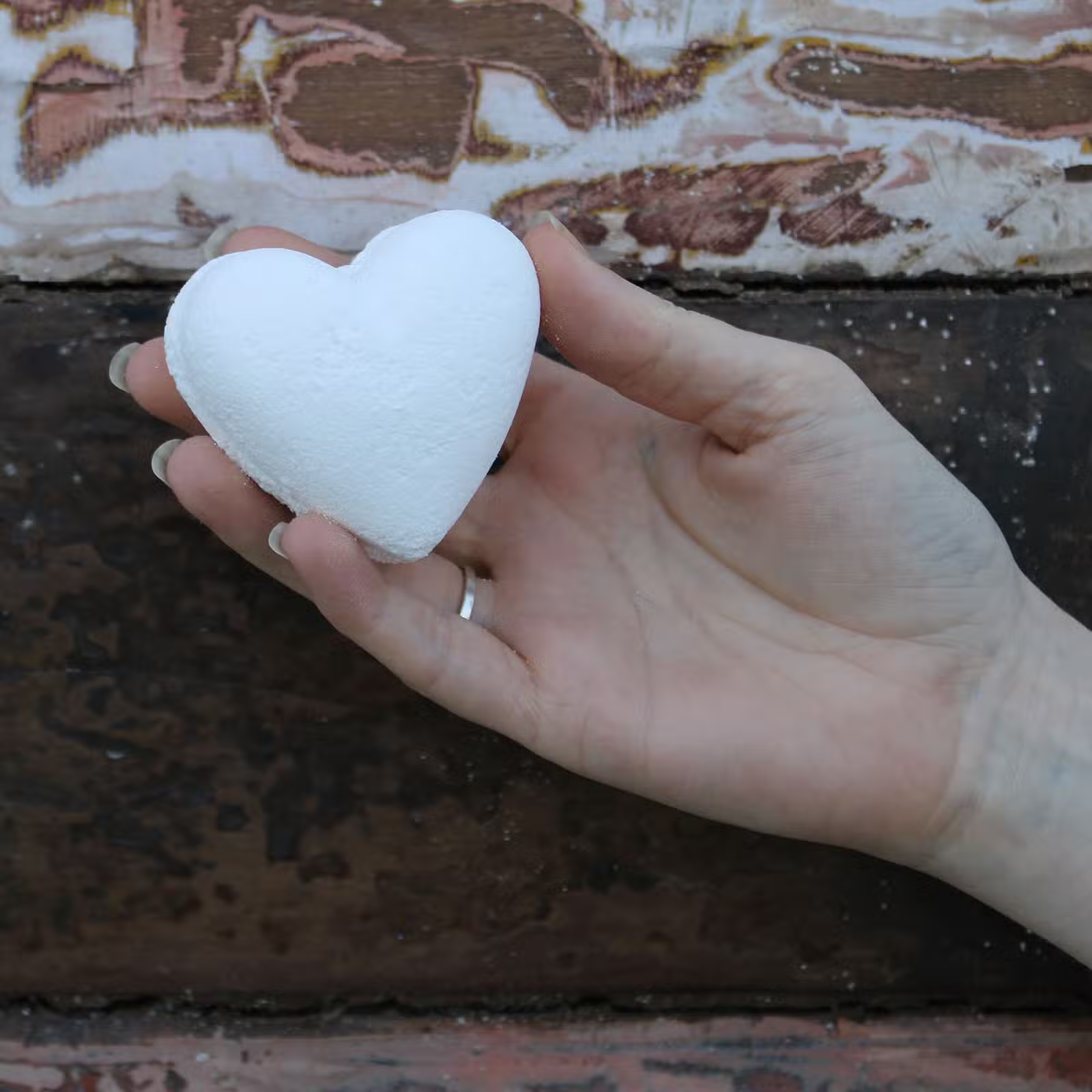 🤍 Love Heart Bath Bomb – Coconut (70g)