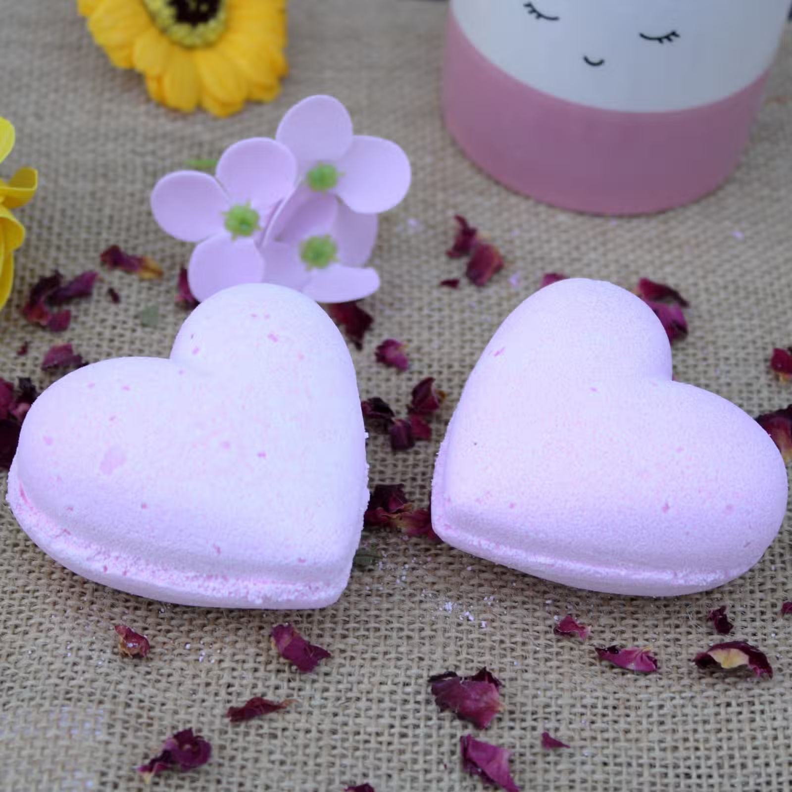 💗 Love Heart Bath Bomb – Bubblegum (70g)