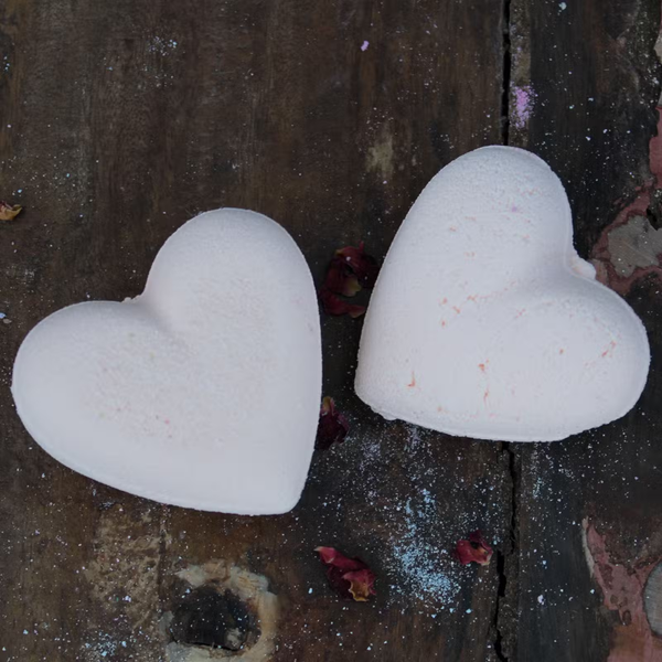 💛 Love Heart Bath Bomb – Passion Fruit (70g)