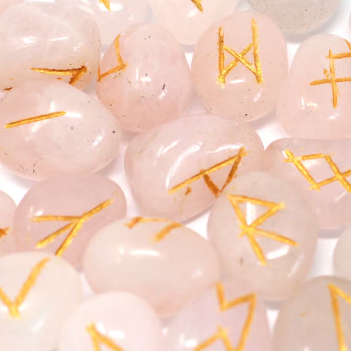 Rozenkwarts Runestenen met bijbehorend zakje