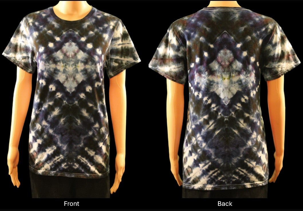 Gildan – Small T-Shirt - Crystallization