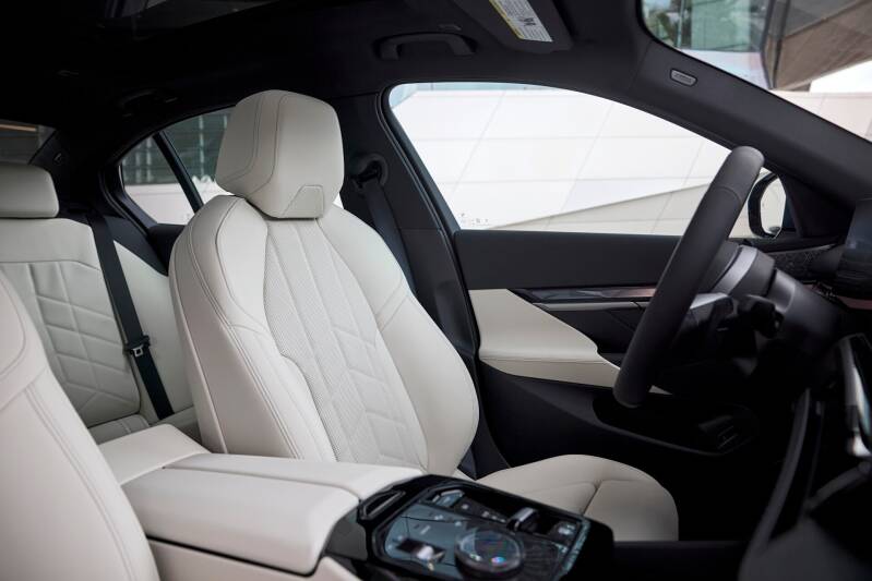 BMW 540i xDrive Legacy Edition  Canada