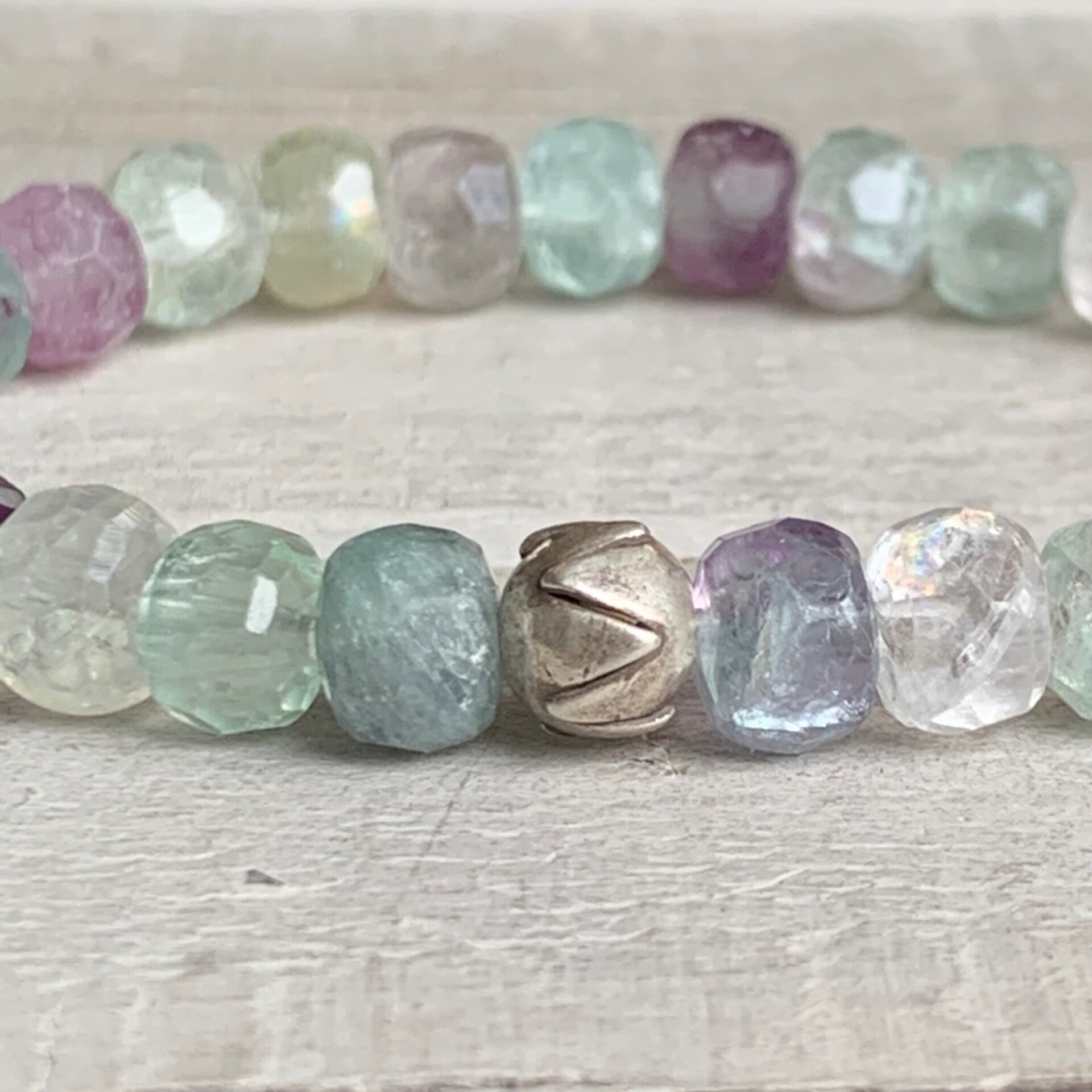 FLUORIT EDELSTEIN ARMBAND | Karen Hill Tribe Feinsilber Lotus | FARBENRAUSCH