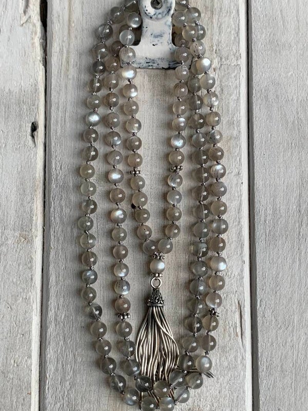 Natürliche Mondstein Mala | 925 Sterling Silber | lange Boho Edelstein Kette | handgeknüpft | MONDSEE