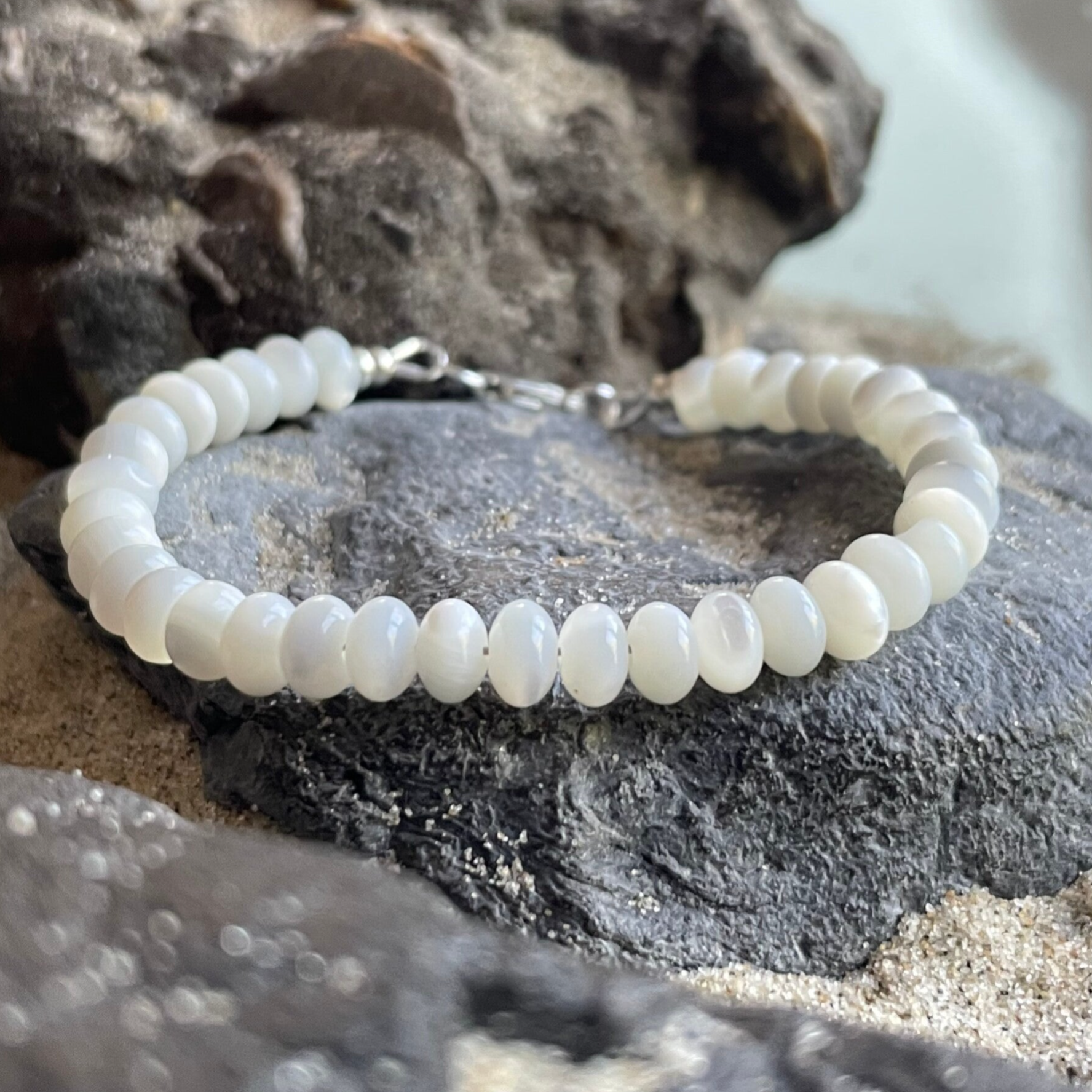 TROCHUSMUSCHEL Fußkettchen | filigranes Schmuckstück aus Perlmutt | 6 mm Rondelle | 925 Sterling Silber | KITE-45