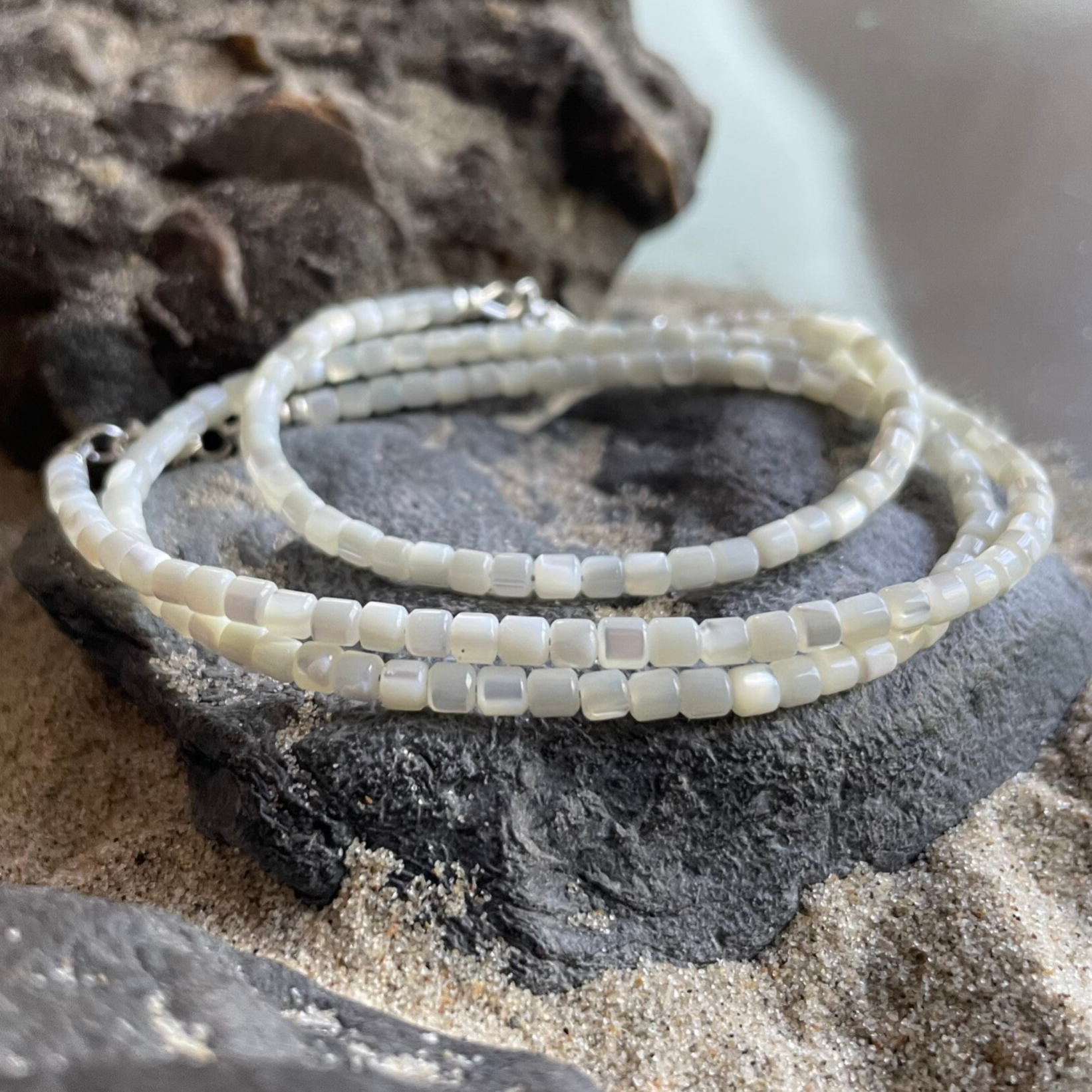 TROCHUSMUSCHEL Armband | filigranes Schmuckstück aus Perlmutt | 3,5 mm  | Säulenform | 925 Sterling Silber | KITE-3