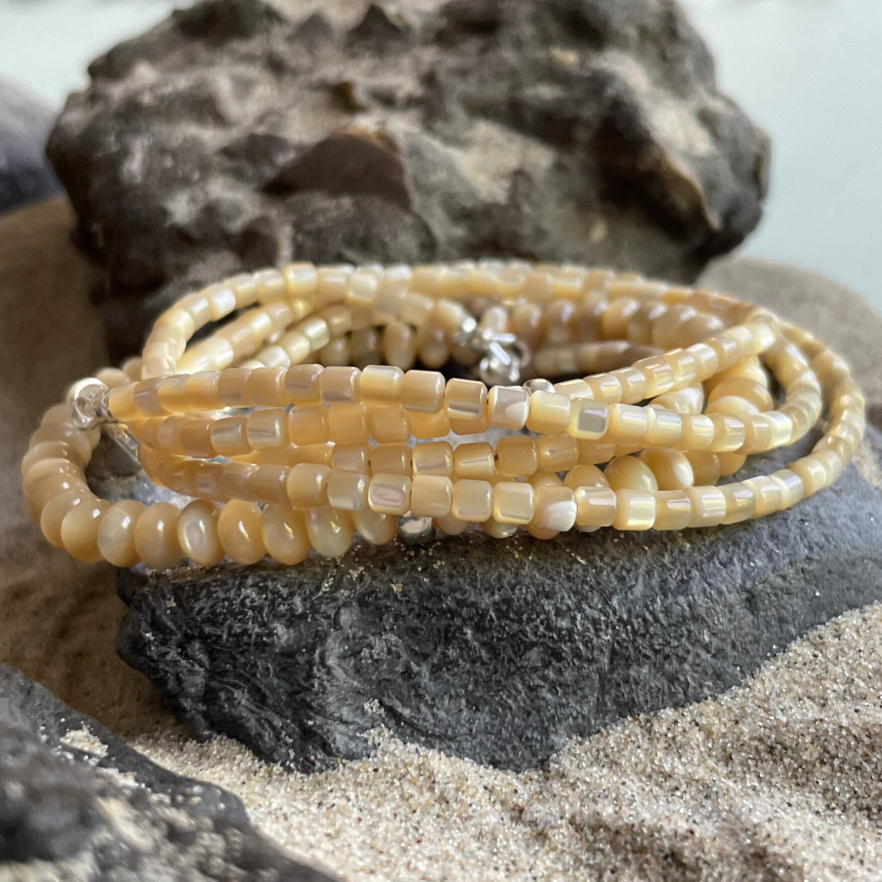 TROCHUSMUSCHEL Choker | filigrane Muschel Halskette aus Perlmutt | 925 Sterling Silber | 3,5 mm Säulenform | KITE-3-KASCHMIRBEIGE