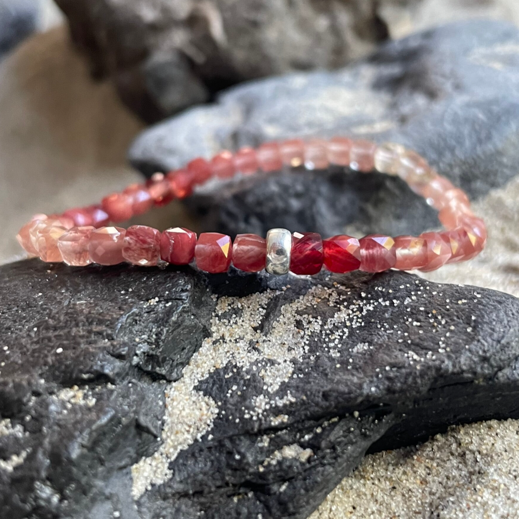 ANDESIN Edelstein Armband | handgefertigter Schmuck aus Edelstein | eleganter Farbverlauf | 925 Sterling Silber | 4 mm quadratisch | ABENDROT
