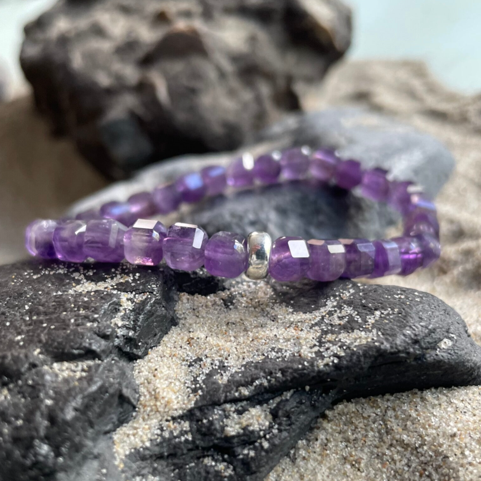 AMETHYST Edelstein Armband | minimalistischer Schmuck | eleganter Tafelschliff | 925 Sterling Silber | ca. 5 - 6 mm quadratisch | NACHTVIOLETT