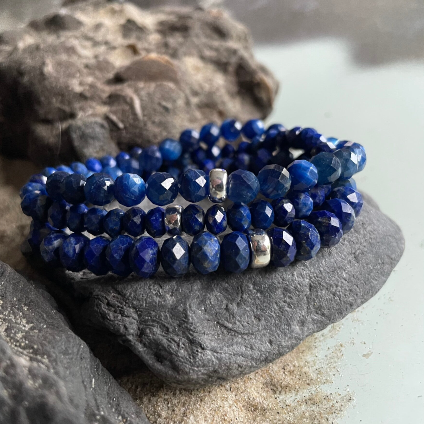 KYANIT Edelstein Armband | 925 Sterling Silber | 6 mm Perlen im Facettenschliff | BERGBACH