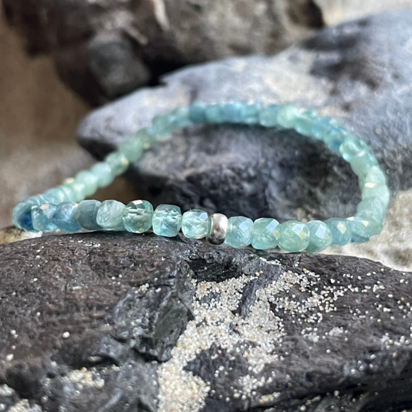 KYANIT Edelstein Armband | handgefertigter Edelsteinschmuck | 925 Sterling Silber | ca. 3,5 - 4 mm quadratisch | HIMMELSSEITE