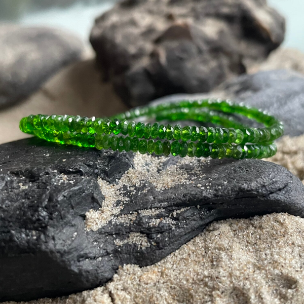 DIOPSID Edelstein Halskette | kurzer Choker | handgefertigter Schmuck | 925 Sterling Silber | 4 mm Rondelle | WALDMOOS