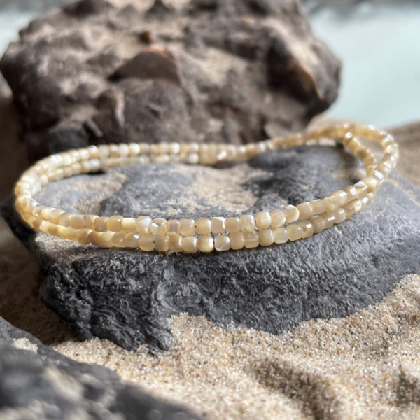 TROCHUSMUSCHEL Choker | filigrane Muschel Halskette aus Perlmutt | 925 Sterling Silber | 2,5 mm quadratisch | KITE-51-KASCHMIRBEIGE