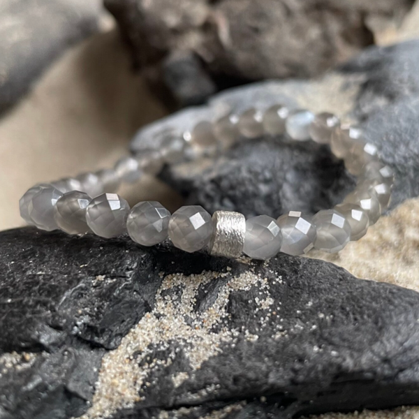 MONDSTEIN Edelstein Armband | handgefertiger Schmuck | strukturiertes 925 Sterling Silber Rondell | 6 mm | MONDSCHIMMER