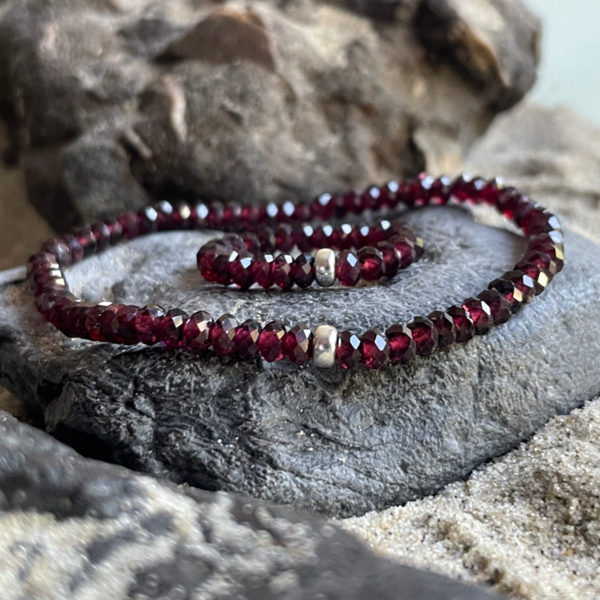 GRANAT Edelstein Armband | minimalistischer Schmuck | 925 Sterling Silber | 4 mm Rondelle | BEERENWALD