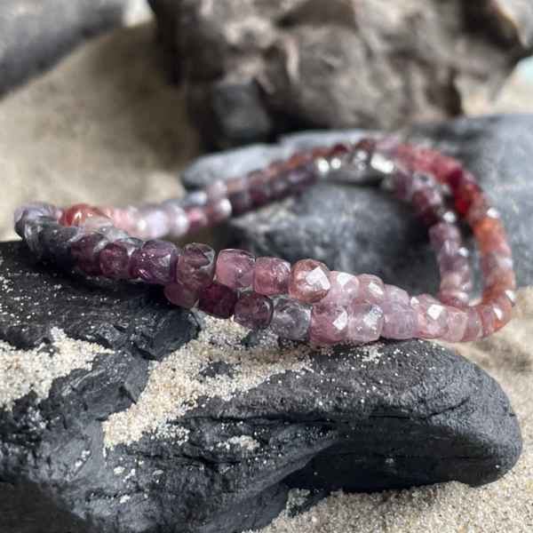 SPINELL Edelstein Halskette | kurzer Choker | eleganter Farbverlauf | 925 Sterling Silber Magnetverschluss | PRACHTAUSGABE