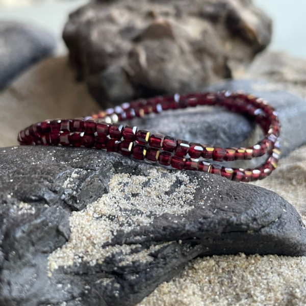 GRANAT Edelstein Halskette | kurzer Choker | eleganter Tafelschliff | handgefertigter Schmuck | 925 Sterling Silber | 3 mm | WALDBEERE