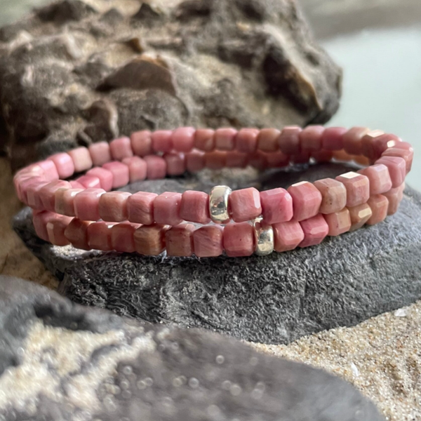 RHODONIT Edelstein Armband | minimalistischer Schmuck | 925 Sterling Silber | ca. 5,5 mm quadratisch | Tafelschliff | MORGENRÖTE