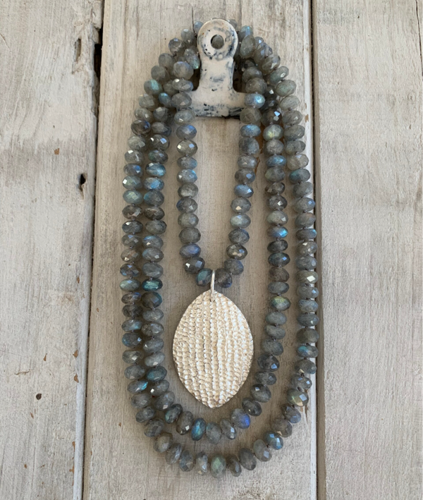 LABRADORIT Mala Edelstein Kette | handgeknüpft | handgefertigter 925 Sterling Silber Anhänger | 8 mm | PRACHTEXEMPLAR