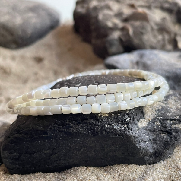 TROCHUSMUSCHEL Fußkettchen | filigranes Schmuckstück aus Perlmutt | 3,5 mm Säulenform | 925 Sterling Silber | KITE-3-KASCHMIRBEIGE