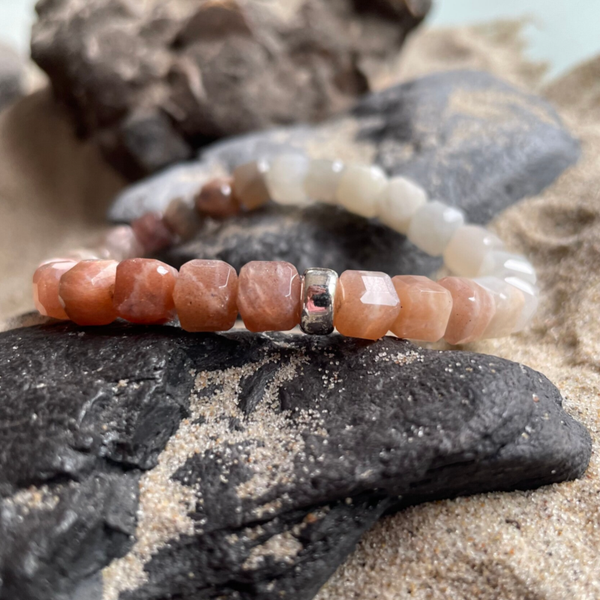 SONNEN- & MONDSTEIN Edelstein Armband & veganes Seidenbändchen | 2-tlg. Schmuck-Set | 925 Sterling Silber | minimalistischer Schmuck | ca. 6,5 - 7 mm quadratisch | ZWISCHENLICHT II